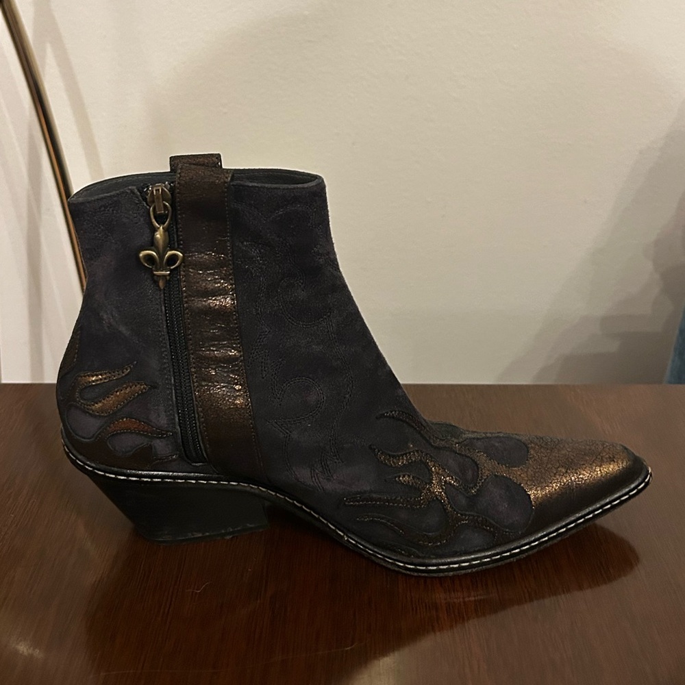 Donald J Pliner Women’s Jody Cowboy Boots Bronze Flames Pointed Toe Size 7 - Picture 6 of 9